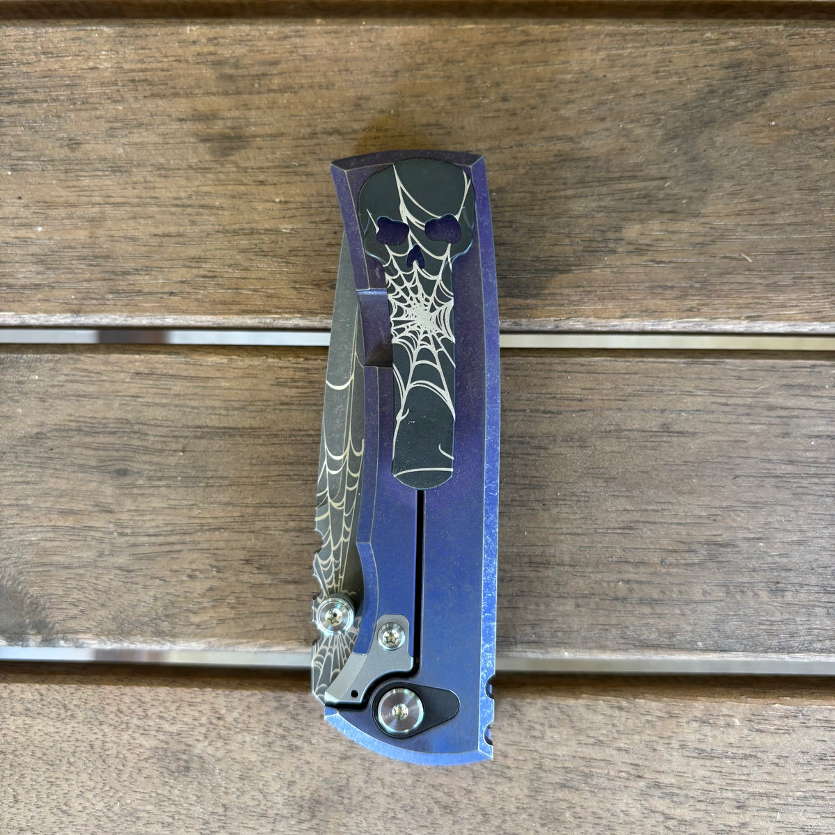 Chaves Redencion Street Integral Magnetic Titanium, Tanto Belt Finish M390 Blade, Knife HALLOWEEN HAUNTED HOUSE THEME