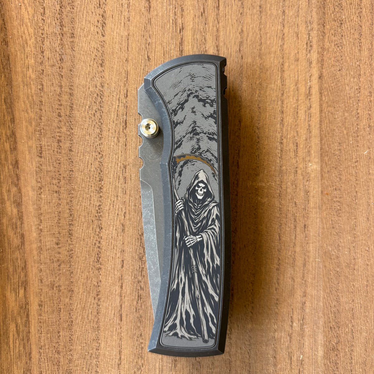 Chaves Redencion Street Integral Magnetic Titanium, Tanto Belt Finish M390 Blade, Knife HALLOWEEN GRIM REAPER THEME