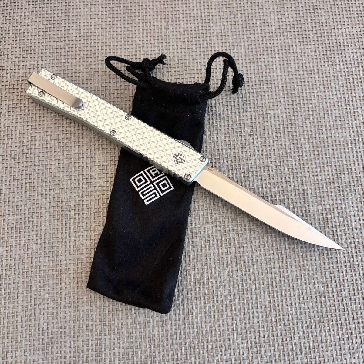 Ocaso 18LLS Lucent Large Satin OTF 3.5" M390 Harpoon Blade Knife